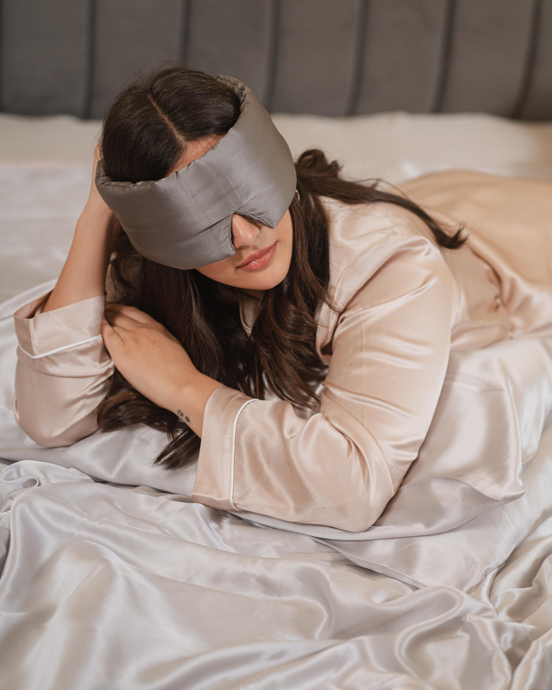 DEEP SLEEP EYE MASK - CHARCOAL GREY